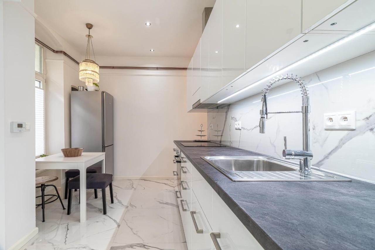 Trendy Apartment In Central บราติสลาวา ภายนอก รูปภาพ