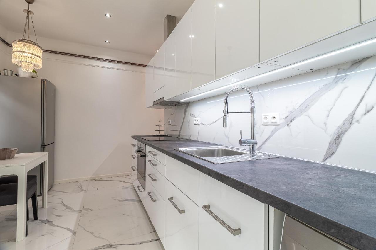 Trendy Apartment In Central บราติสลาวา ภายนอก รูปภาพ